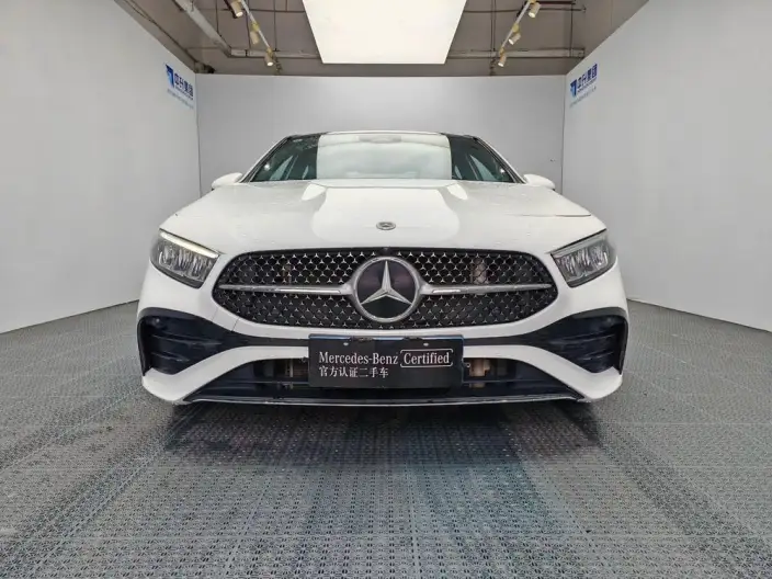 Mercedes-Benz A-class 2023 Model A 180 L Sports sedan – фото 2