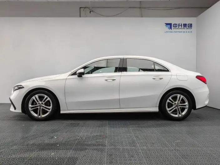 Mercedes-Benz A-class 2023 Model A 180 L Sports sedan – фото 4