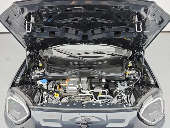ElectricMINI JCW ACEMAN 2025 Model JOHN COOPER WORKS – фото 10