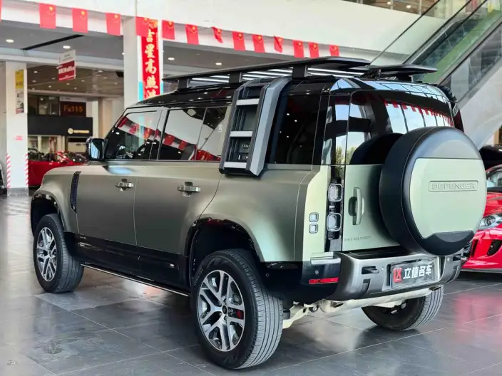 Land Rover Defender 2022 Model 110 X P400