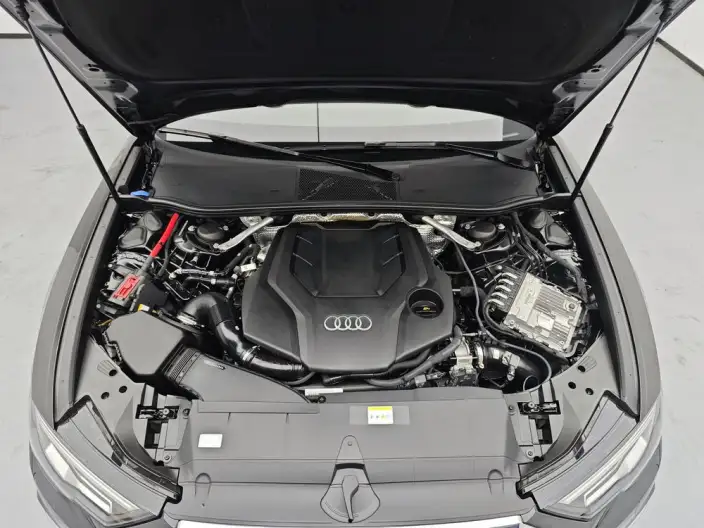 Audi A6L 2024 Model 55 TFSI quattro Exclusive Dynamic Model – фото 10