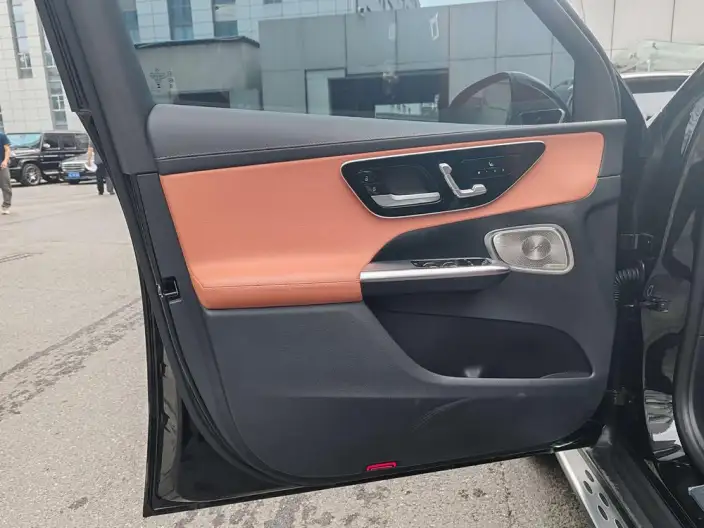 Mercedes-Benz GLC 2025 Model Facelift GLC 300 L 4MATIC Dynamic Model 5 seat – фото 9