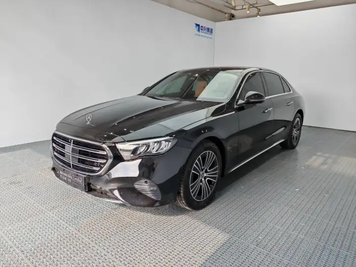 Mercedes-Benz E-Class 2025 Model E 260 L sedan – фото 1