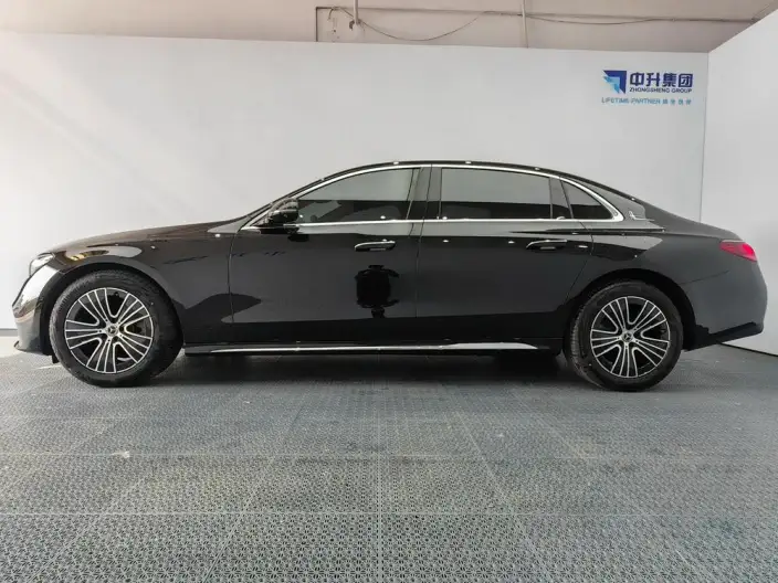 Mercedes-Benz E-Class 2025 Model E 260 L sedan – фото 4