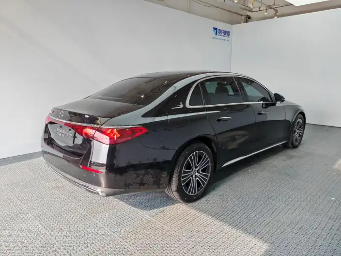 Mercedes-Benz E-Class 2025 Model E 260 L sedan – фото 7