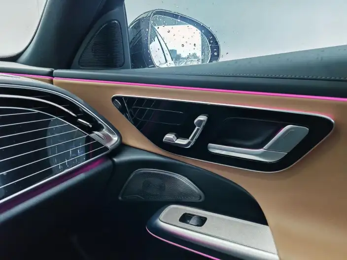 Mercedes-Benz E-Class 2025 Model E 260 L sedan – фото 8