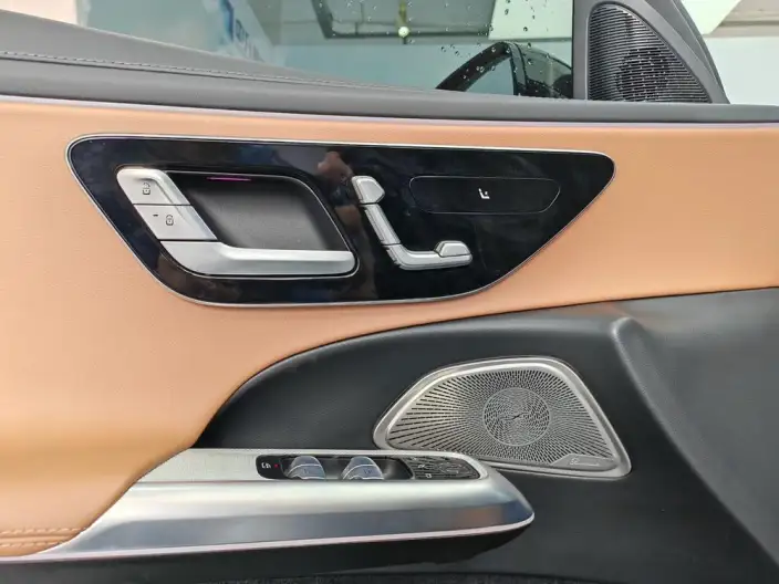 Mercedes-Benz E-Class 2025 Model E 260 L sedan – фото 10