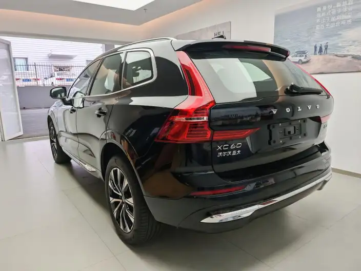Volvo XC60 2025 Model B5 4WD Smart Range Deluxe Edition – фото 5