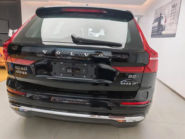 Volvo XC60 2025 Model B5 4WD Smart Range Deluxe Edition – фото 6