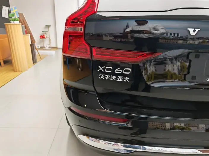 Volvo XC60 2025 Model B5 4WD Smart Range Deluxe Edition – фото 9