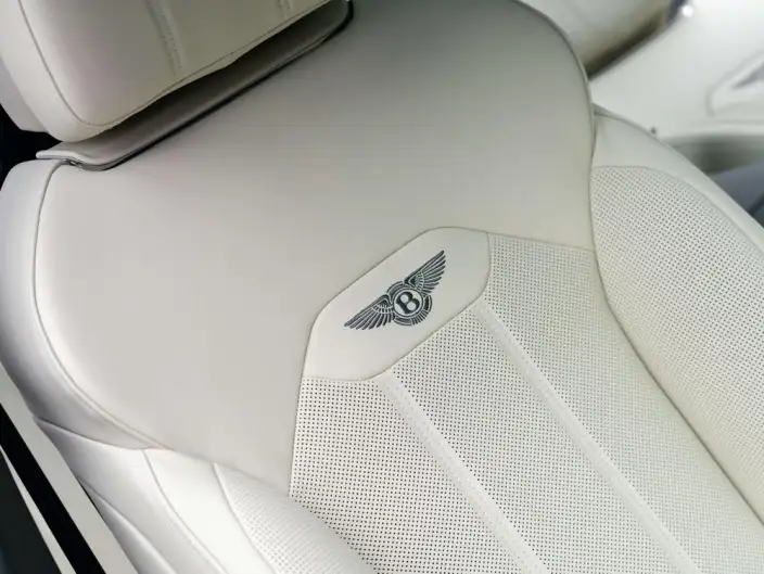 Bentayga 2025 Model 4.0T V8 Long wheelbase Edition – фото 6