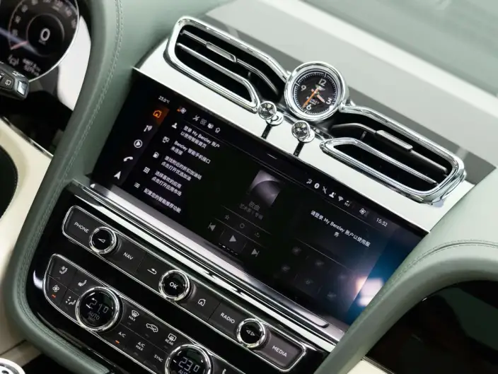 Bentayga 2025 Model 4.0T V8 Long wheelbase Edition – фото 8