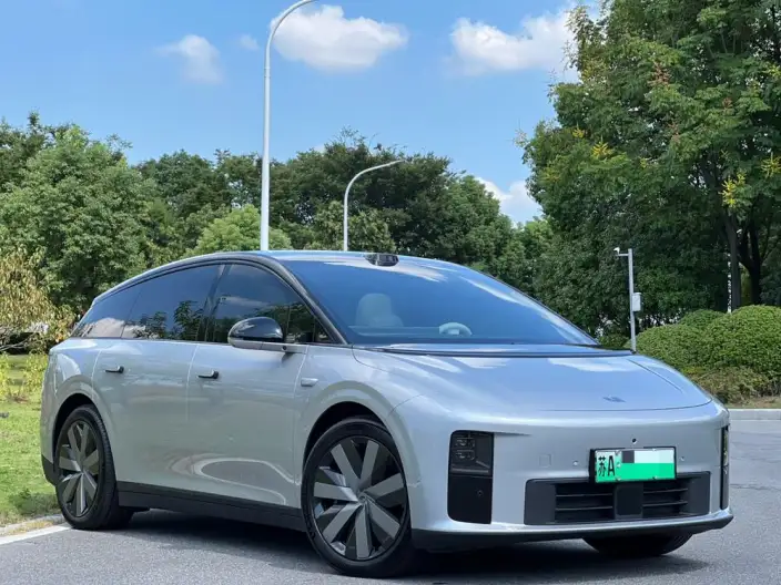 Li Auto i6 2025 Model 4WD Standard Edition – фото 3