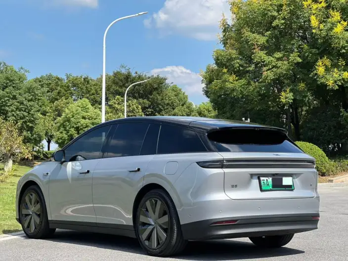 Li Auto i6 2025 Model 4WD Standard Edition – фото 5