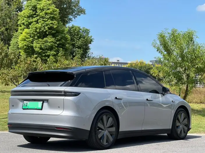 Li Auto i6 2025 Model 4WD Standard Edition – фото 7