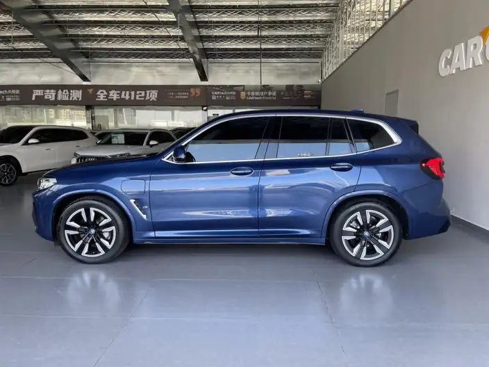 BMW iX3 2022 Model Facelift Leading Model – фото 4
