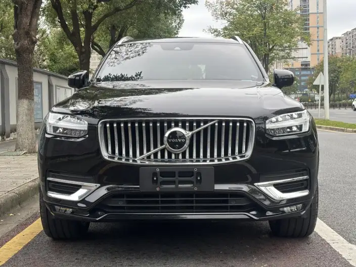 Volvo XC90 2022 Model B6 Smart Elegance Deluxe Edition 7 seat