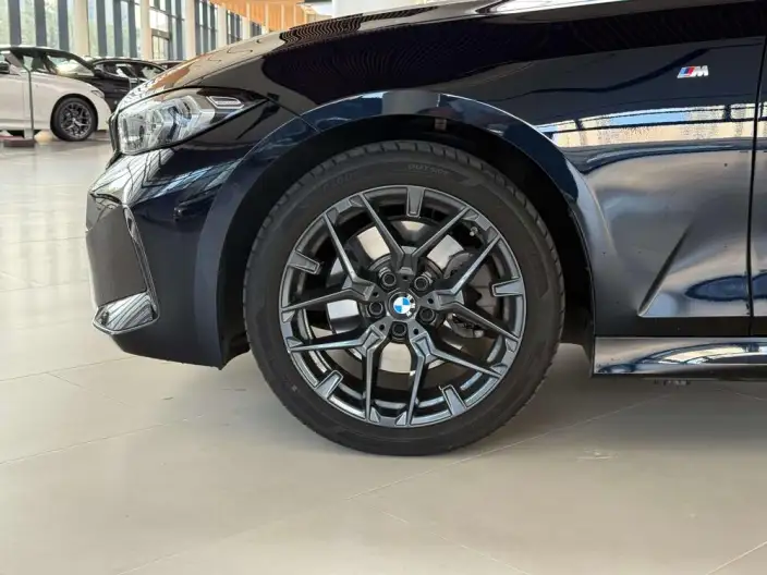 BMW 3 Series 2025 Model 330Li M Sports Night Set – фото 8