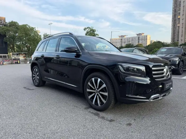 Mercedes-Benz GLB 2025 Model GLB 220 Fashion Model – фото 3