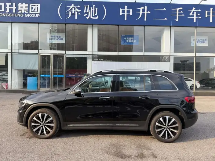 Mercedes-Benz GLB 2025 Model GLB 220 Fashion Model – фото 4