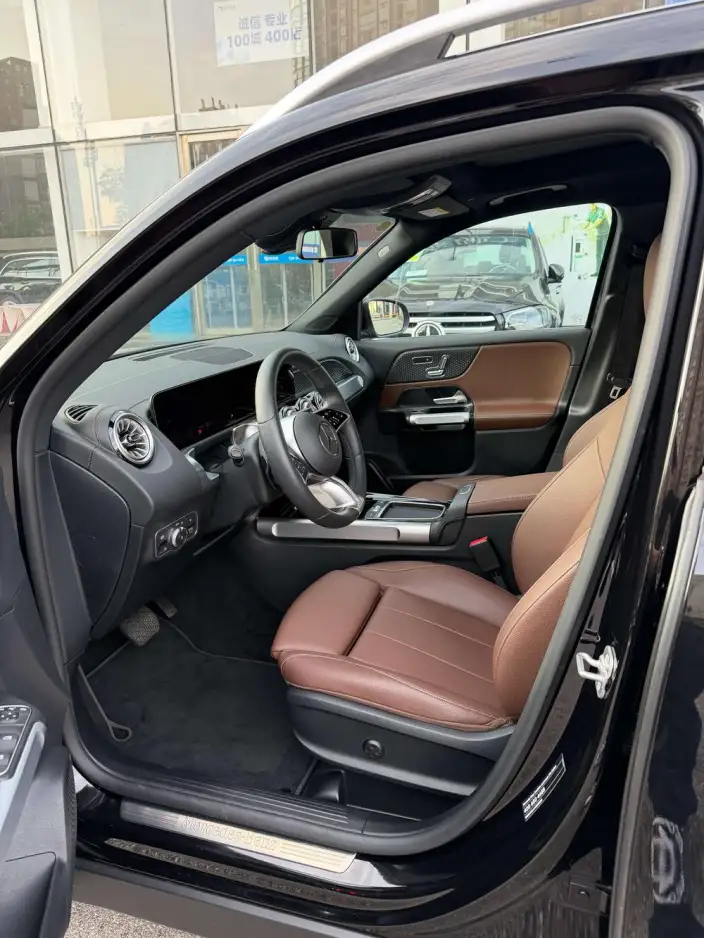 Mercedes-Benz GLB 2025 Model GLB 220 Fashion Model – фото 9