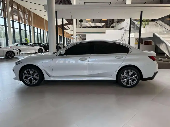 BMW i3 2023 Model eDrive35L – фото 3
