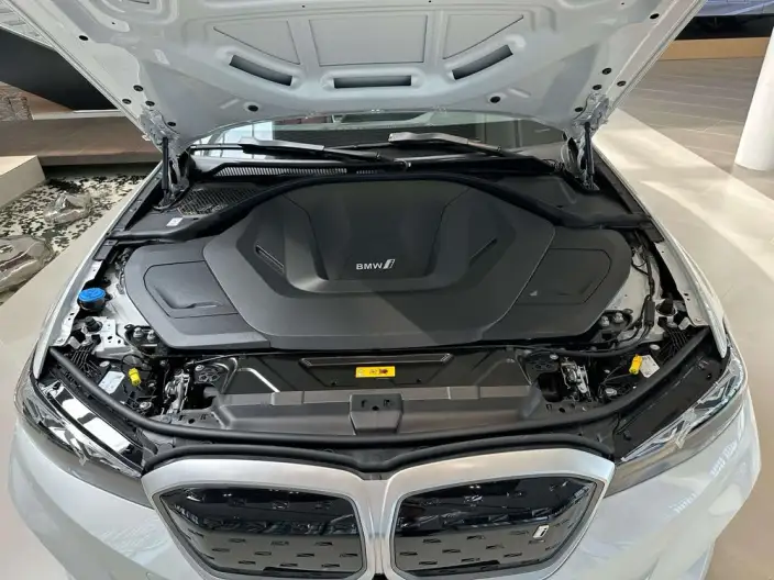 BMW i3 2023 Model eDrive35L – фото 7