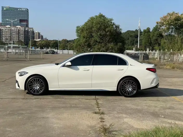 Mercedes-Benz C-Class 2025 Model C 260 L Sports Edition – фото 4