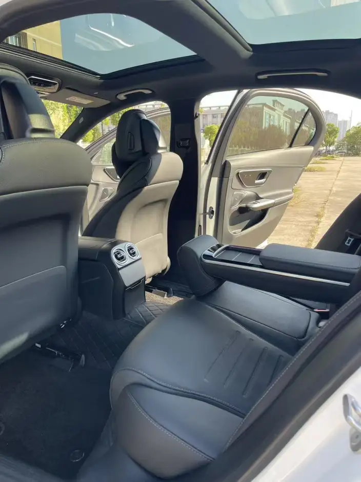 Mercedes-Benz C-Class 2025 Model C 260 L Sports Edition – фото 8