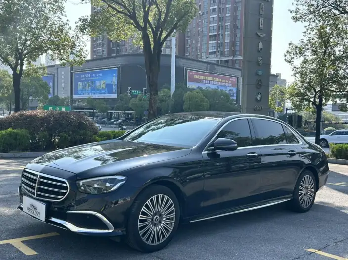 Mercedes-Benz E-Class 2022 Model E 300 L Luxury Model sedan – фото 1
