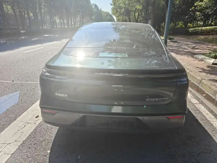 Geely Galaxy E8 PHEV 2025 Model 130km EM-i Premium Edition – фото 5