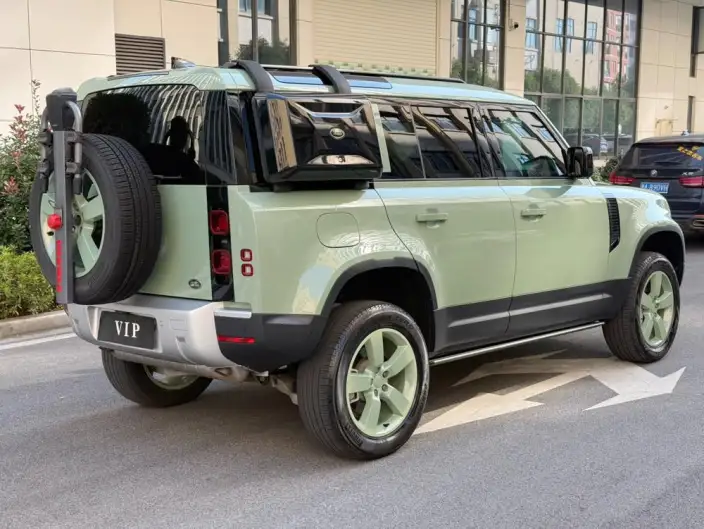 Land Rover Defender 2023 Model Facelift 90 3.0T P400 XS – фото 6