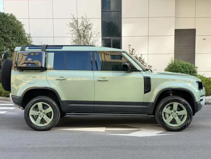 Land Rover Defender 2023 Model Facelift 90 3.0T P400 XS – фото 7