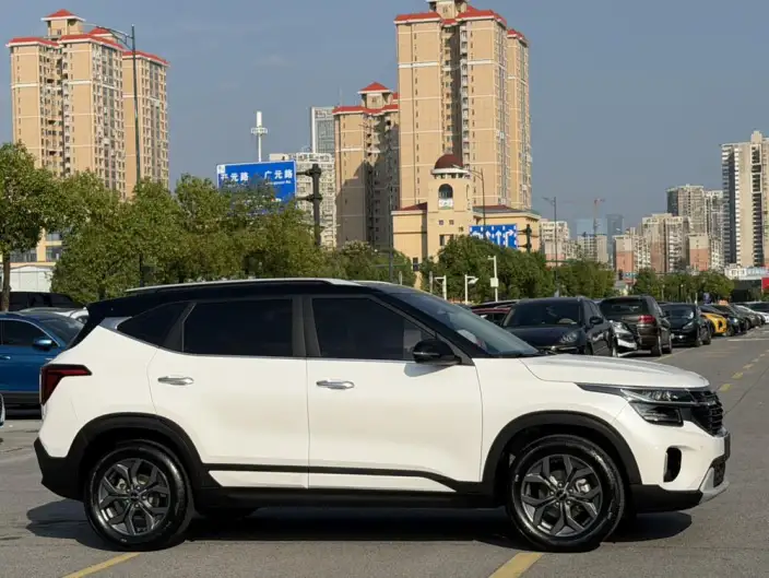 Kia Seltos 2023 Model 1.5L IVT Deluxe Edition – фото 6