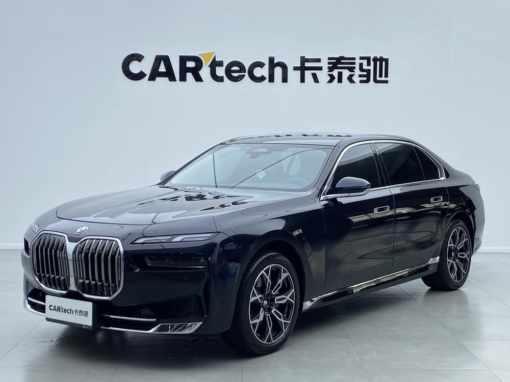 BMW 7 Series 2023 735Li Luxury Package – фото 1