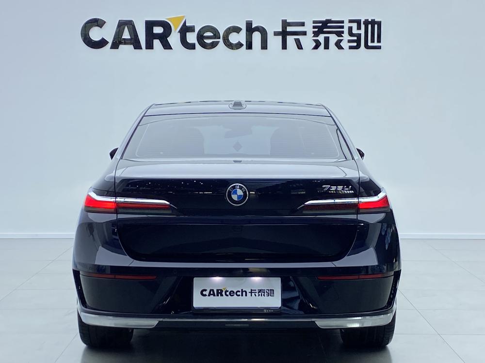 BMW 7 Series 2023 735Li Luxury Package – фото 3