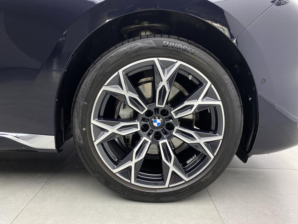 BMW 7 Series 2023 735Li Luxury Package – фото 5