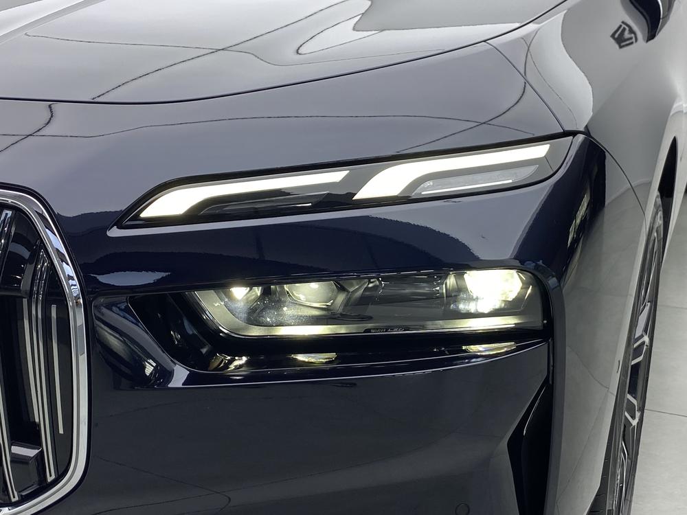 BMW 7 Series 2023 735Li Luxury Package – фото 7