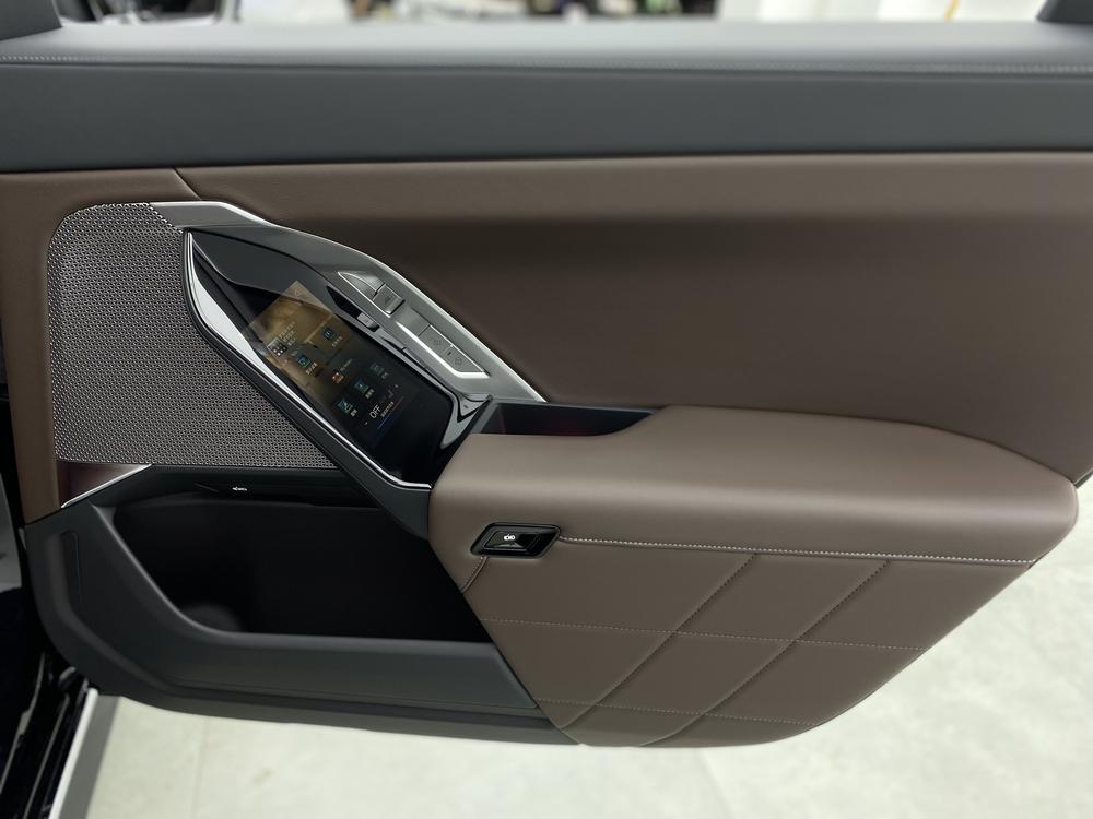 BMW 7 Series 2023 735Li Luxury Package – фото 13