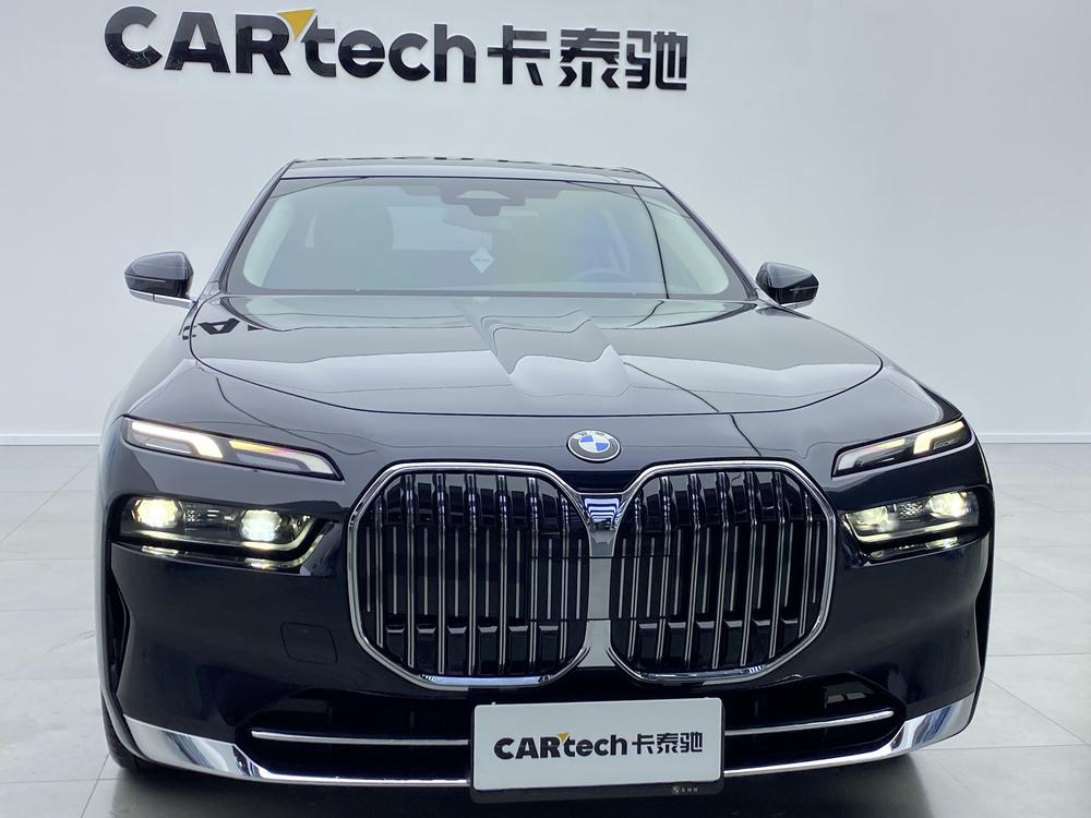 BMW 7 Series 2023 735Li Luxury Package – фото 21