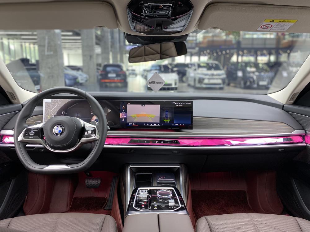BMW 7 Series 2023 735Li Luxury Package – фото 23