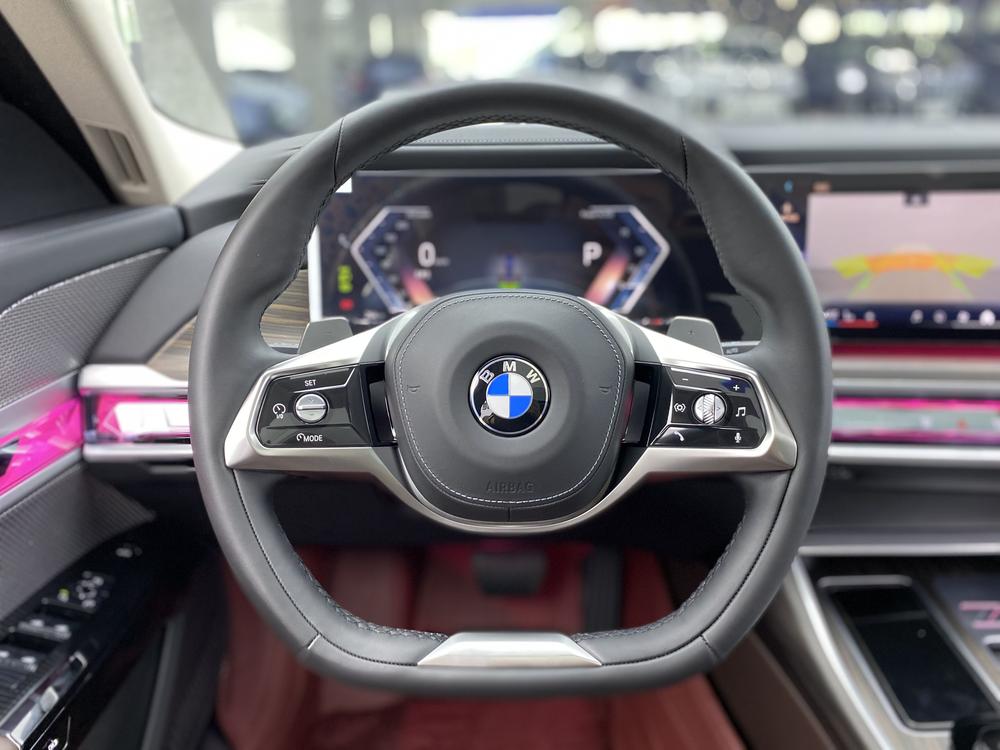 BMW 7 Series 2023 735Li Luxury Package – фото 25