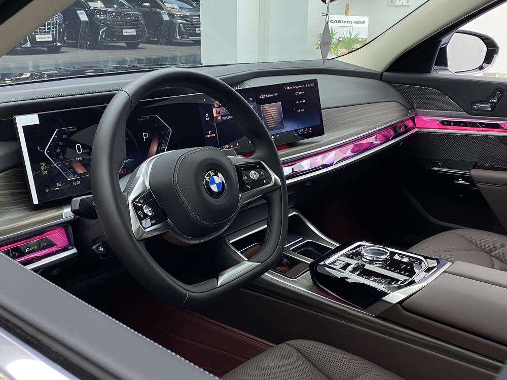 BMW 7 Series 2023 735Li Luxury Package – фото 29
