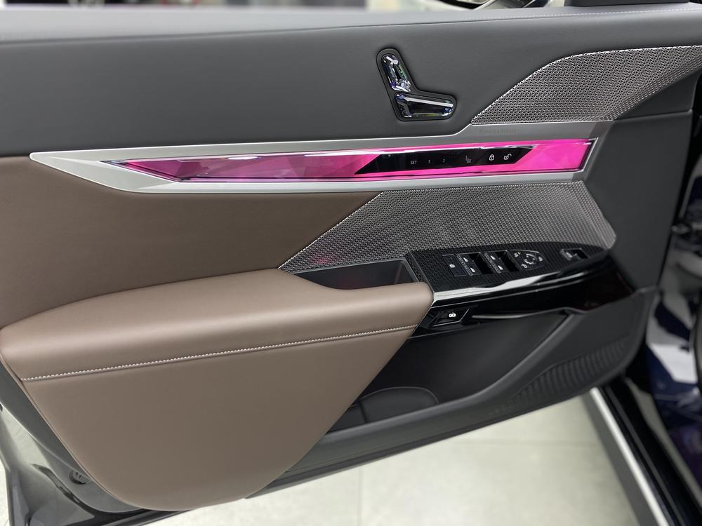 BMW 7 Series 2023 735Li Luxury Package – фото 34