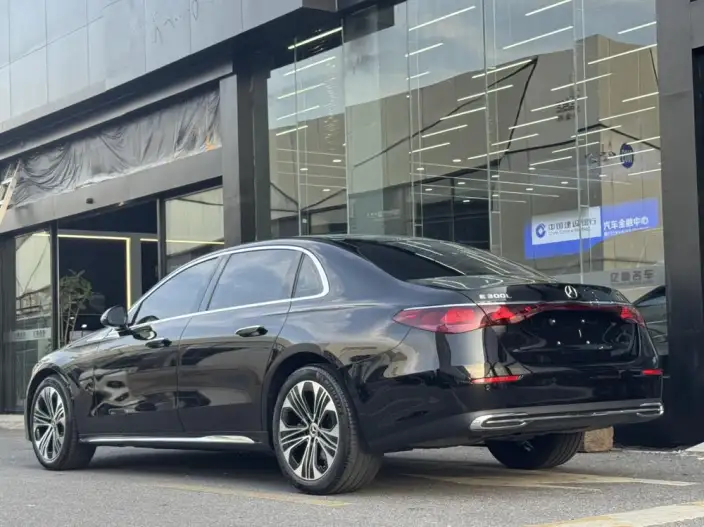 Mercedes-Benz E-Class 2026 Model E 300 L Luxury Model sedan – фото 4