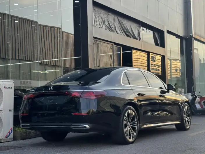 Mercedes-Benz E-Class 2026 Model E 300 L Luxury Model sedan – фото 6