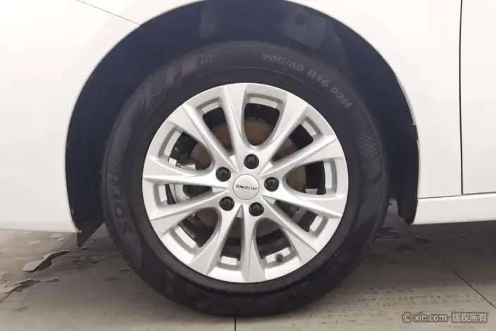 Roewe i5 2023 Model 1.5L Manual Comfort Edition – фото 9