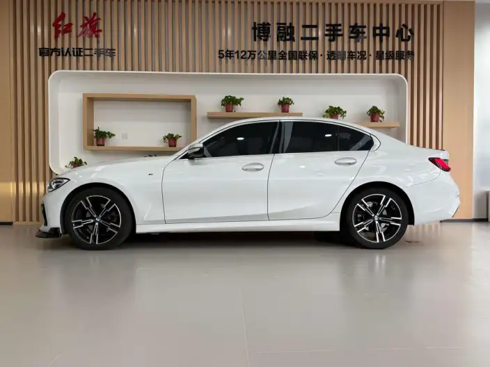 BMW 3 Series 2022 Model 325i M Sports Set – фото 3