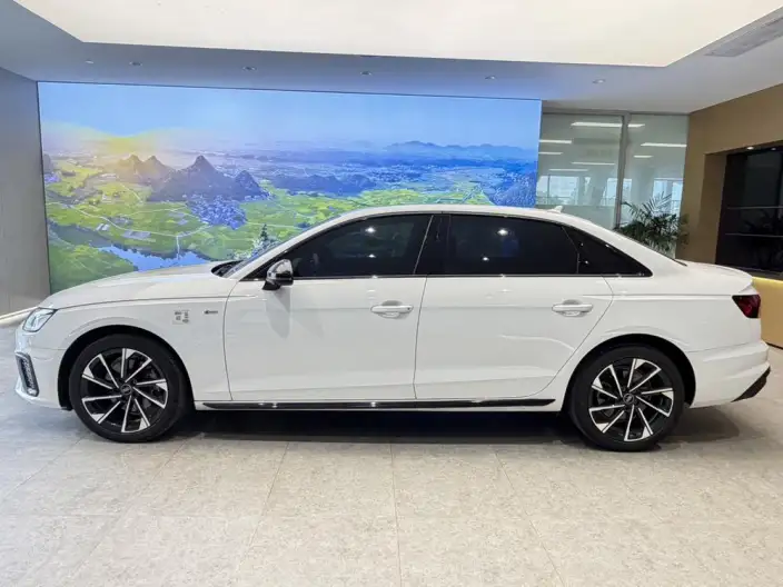 Audi A4 L 2023 Model 40 TFSI Luxury Dynamic Model – фото 3