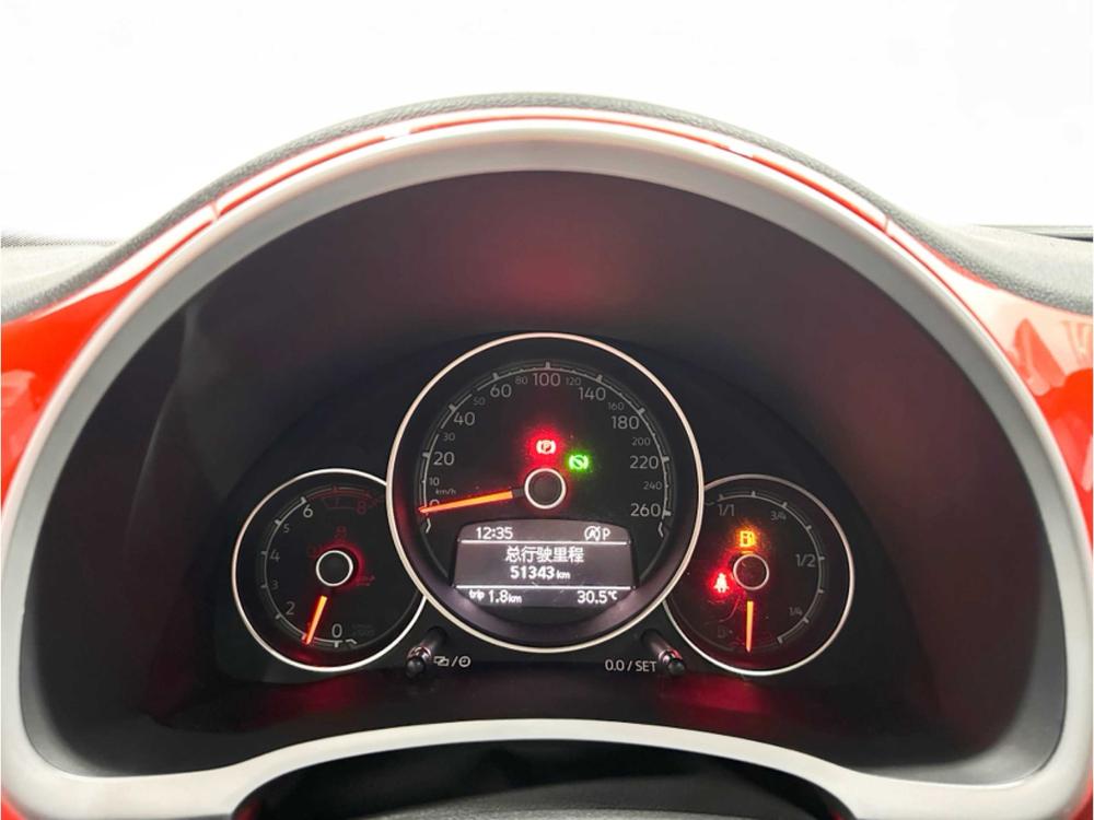 Beetle 2018 модификация 180TSI Le движение Orange Edition – фото 10